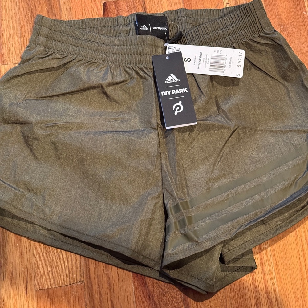 BNWT Adidas Ivy Park x Peloton Shorts Size Small